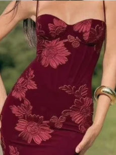 Vestido largo sexi con tirantes finos y espalda descubierta