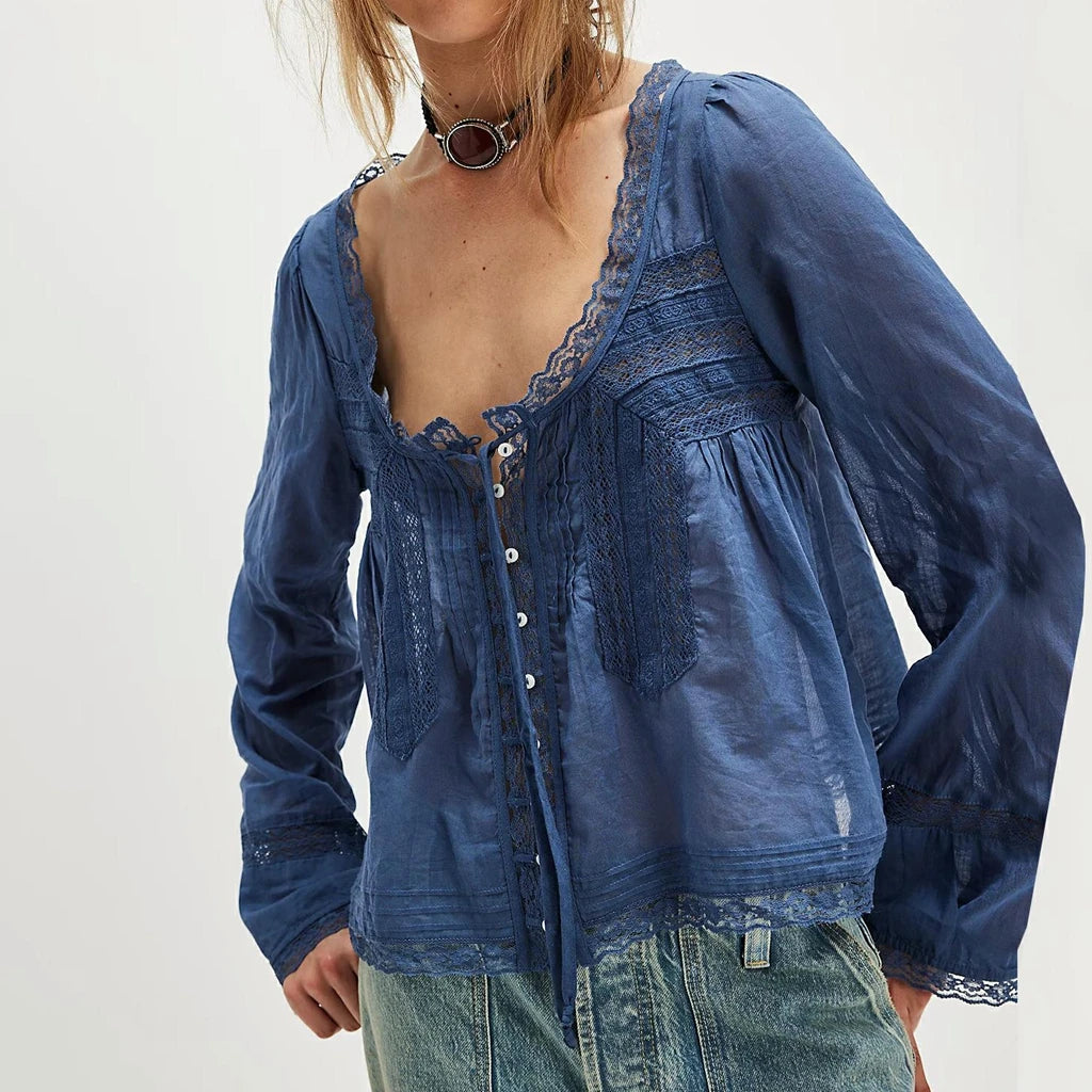 Blusa transparente con cordones