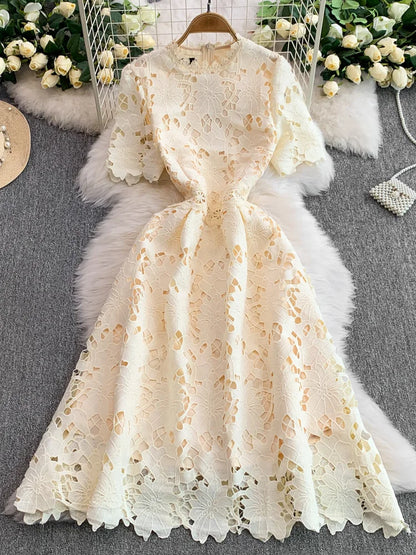 Vestido de Verano con Cuello Redondo de Encaje