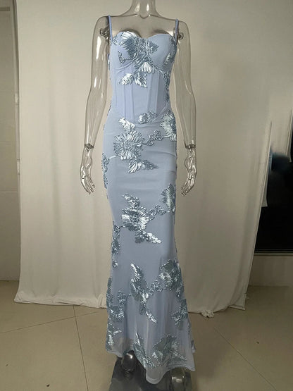 Vestido largo sexi con tirantes finos y espalda descubierta