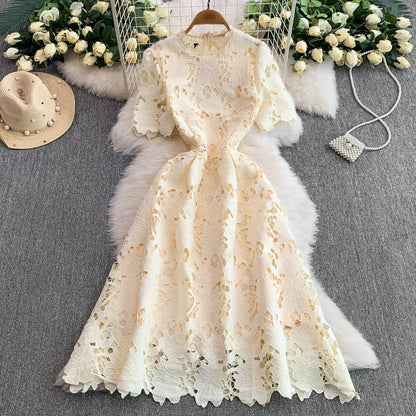 Vestido de Verano con Cuello Redondo de Encaje